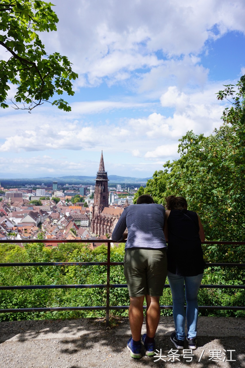 踩到黑森林的泉水，就能娶到弗莱堡的漂亮妞儿！