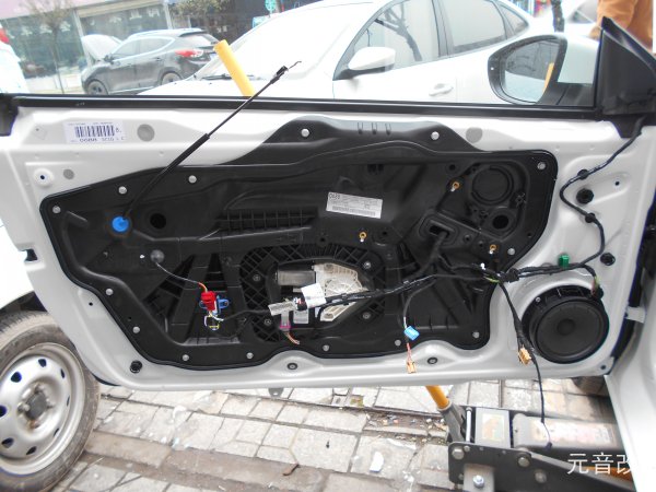 尚酷全车隔音升级音响,大众尚酷改装音响炸街车