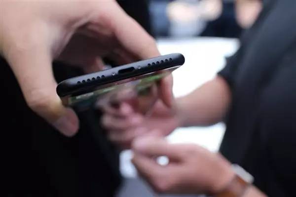 这就是你们期待的iPhone7，虽不合心意，但该割的还是会割