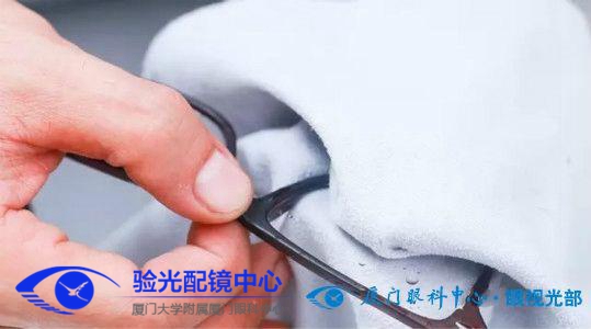 洗洁精如何擦拭眼镜不起雾,眼镜用洗洁精清洗以后还起雾吗