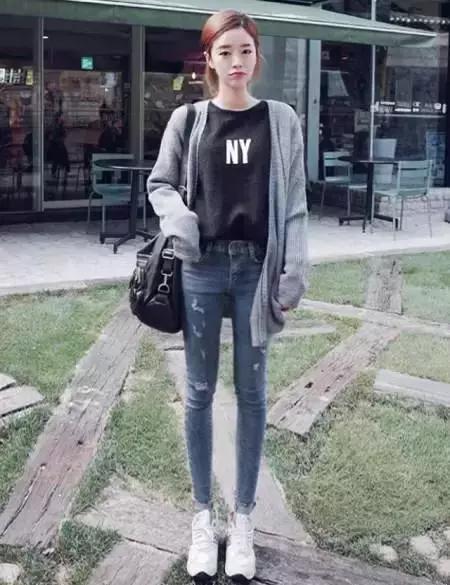 高圆圆秋冬穿搭牛仔裤,高圆圆蓝色牛仔直筒裤穿搭