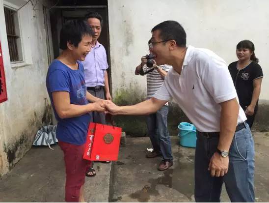 团团转粤语伴奏,团团转粤语钢琴