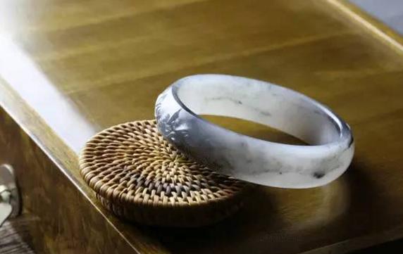 和田玉的裂纹怎么修补,和田玉石裂痕修复最佳方法