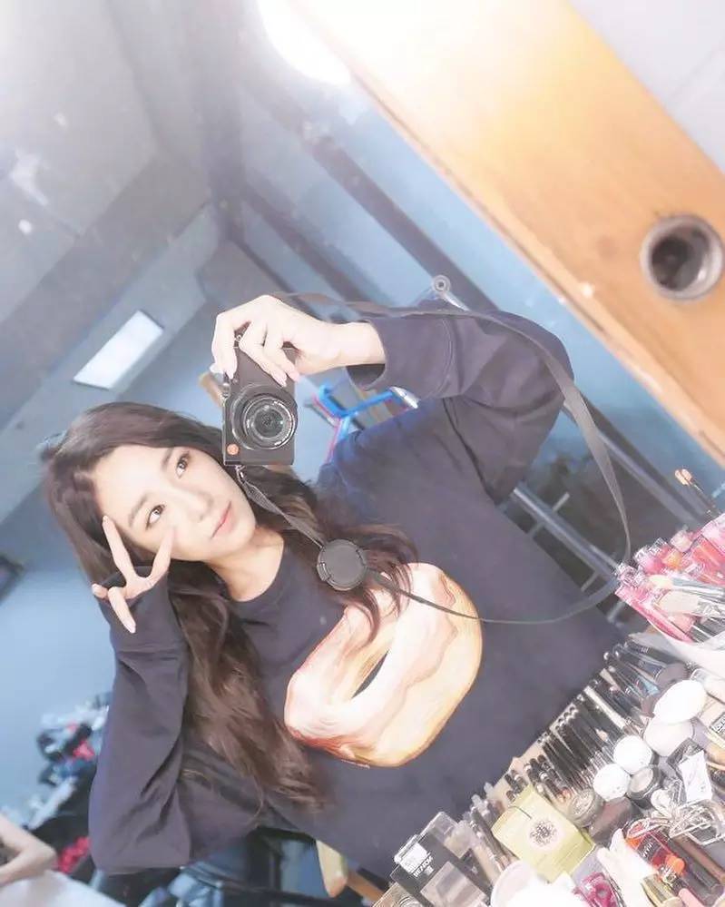 宋茜迪奥马面裙,和宋茜撞衫紫色长裙