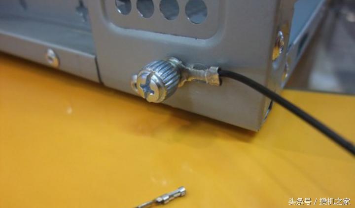 电脑主机漏电其实就这四个原因尽快解决吧