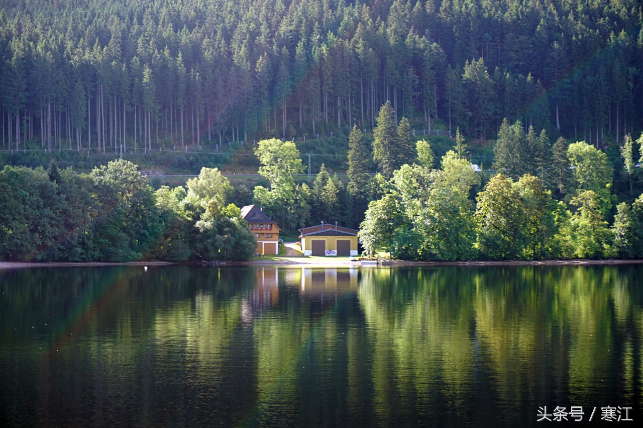 踩到黑森林的泉水，就能娶到弗莱堡的漂亮妞儿！