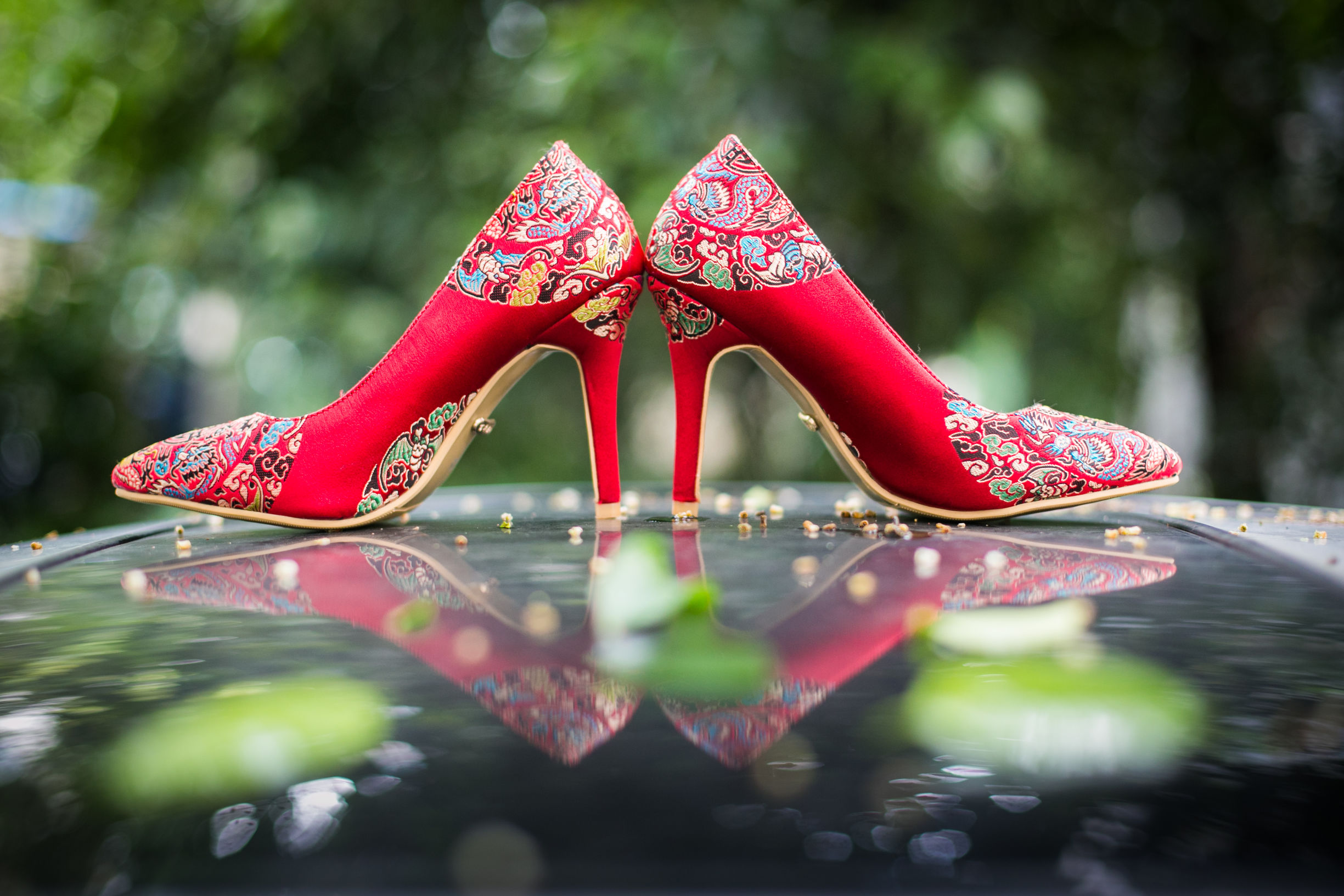 新娘鞋子婚鞋大红3厘米款式,结婚穿的大红婚鞋还可以自己穿吗