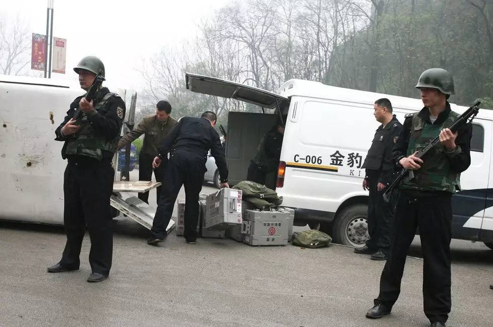 运钞车600万被抢金融家的特种物流有这么多神秘事