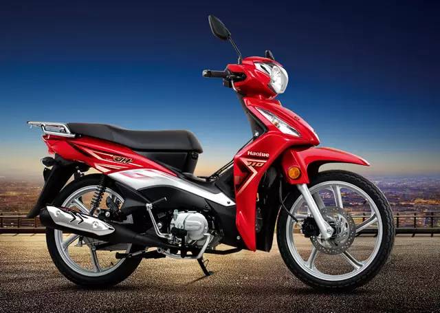 豪爵uh110弯梁对比雅马哈凌俊,豪爵uh110s弯梁摩托爬坡测试