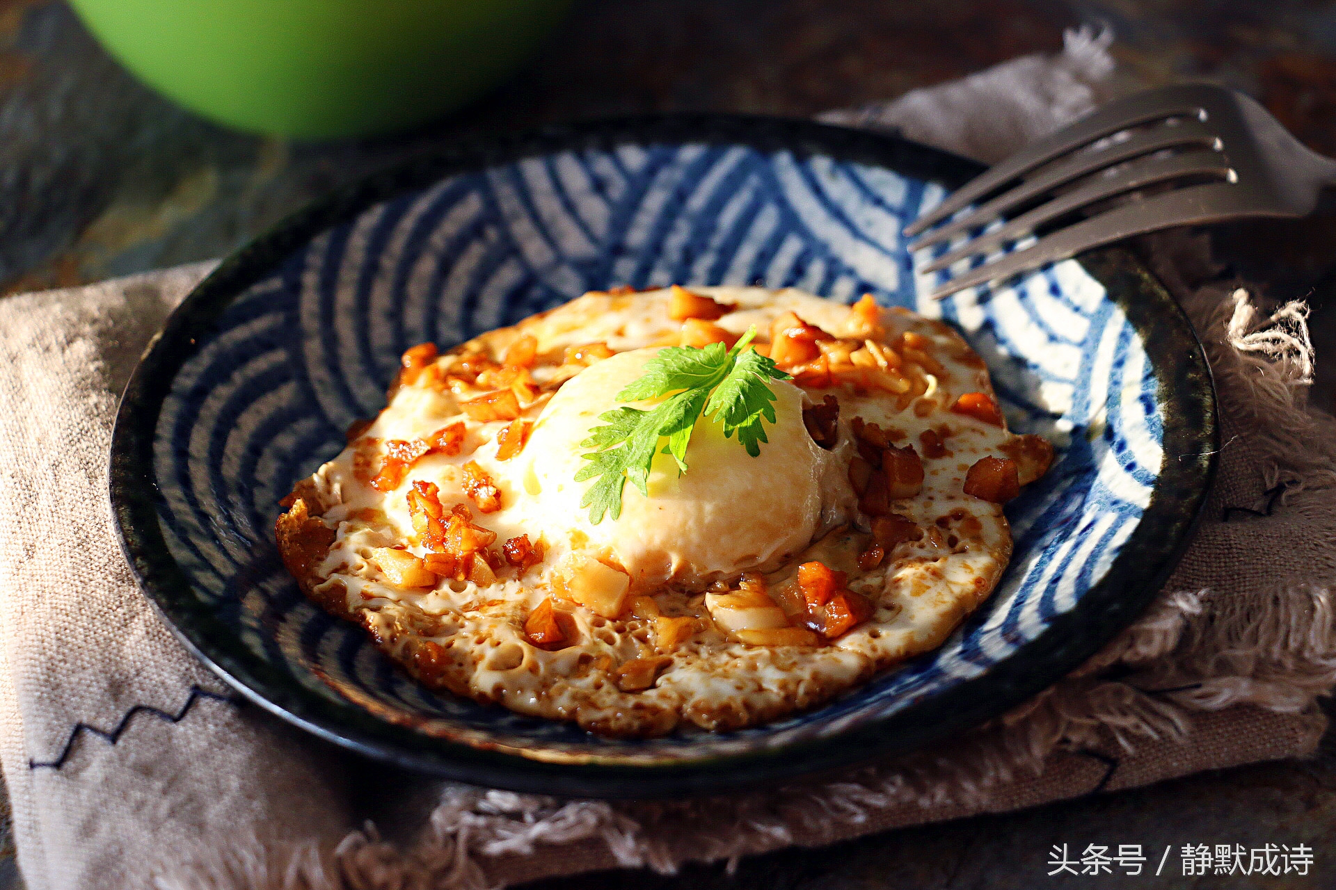 如何做不上火的煎鸡蛋,鸡蛋这么煎全家都爱吃