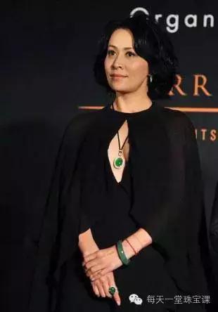 跟风买手串不如戴个手镯,既显气质又百搭!关键寓意好!