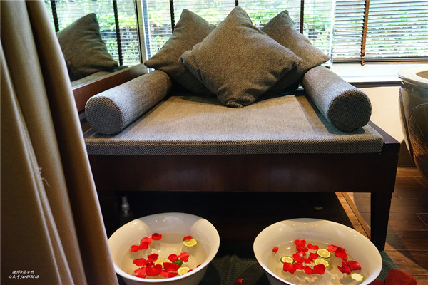 在泰国做spa享受生活的句子,泰国小姐姐体验做spa