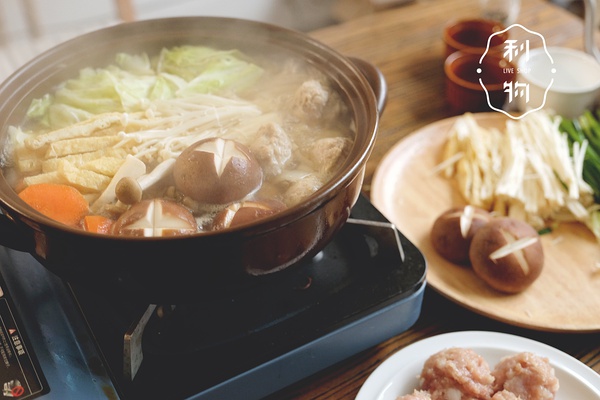 涓変笁涓や袱缇庨瑙嗛,鍙佷咯鐏攨椋熷爞鎶栭煶鍥㈣喘