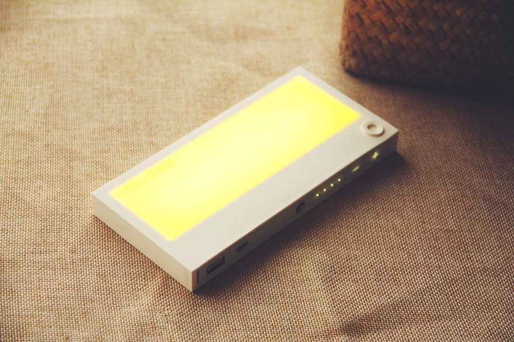 文艺范二,能美颜的移动电源什么样?