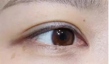 做美瞳线的技巧和方法,教你如何选择美瞳线