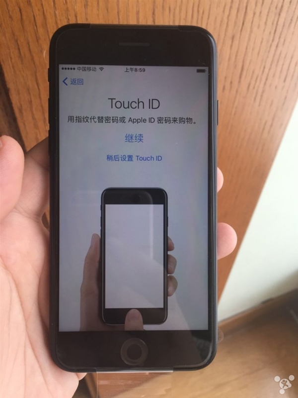 网友晒首批iPhone7开箱:黑色、玫瑰金成主流