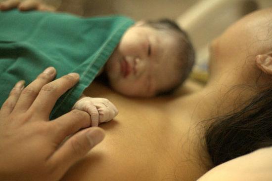 医院直击:产妇自然分娩全过程