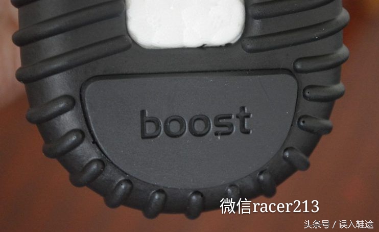 第一款黑椰子350,最好看配色椰子350