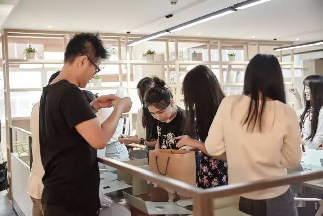 A·H艺居八周年纪念有你的时光