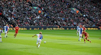 足球带动气氛,足球带动一个城市