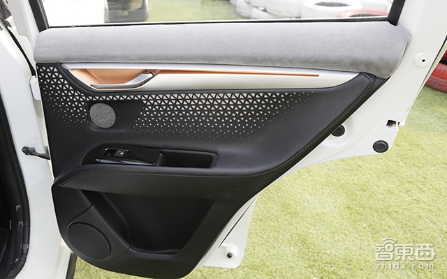 小鹏纯电动智能汽车试驾,小鹏新能源6万左右电动汽车试驾