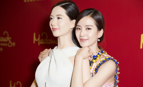 明星蜡像参差不齐，有的宛如双胞胎，有的像*气娃充**娃还是爆款！