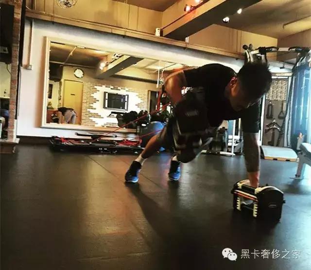 余文乐丨玩车玩表还超爱晒鞋这样的老公请给我来一打