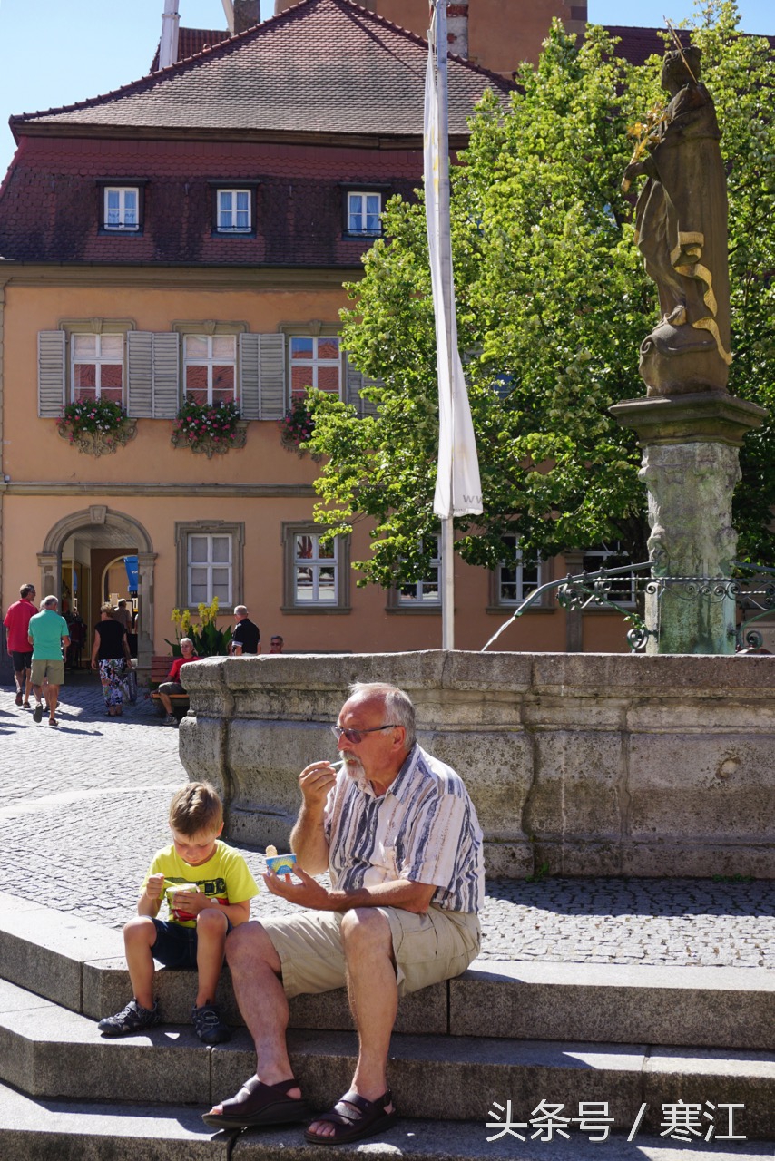 美丽的莱茵河东岸最著名的葡萄酒,法兰肯葡萄酒