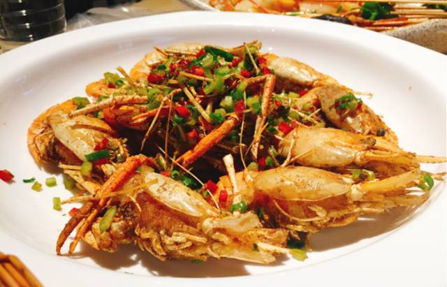 西安顺城巷附近有什么好玩的地方,西安顺城巷小吃街