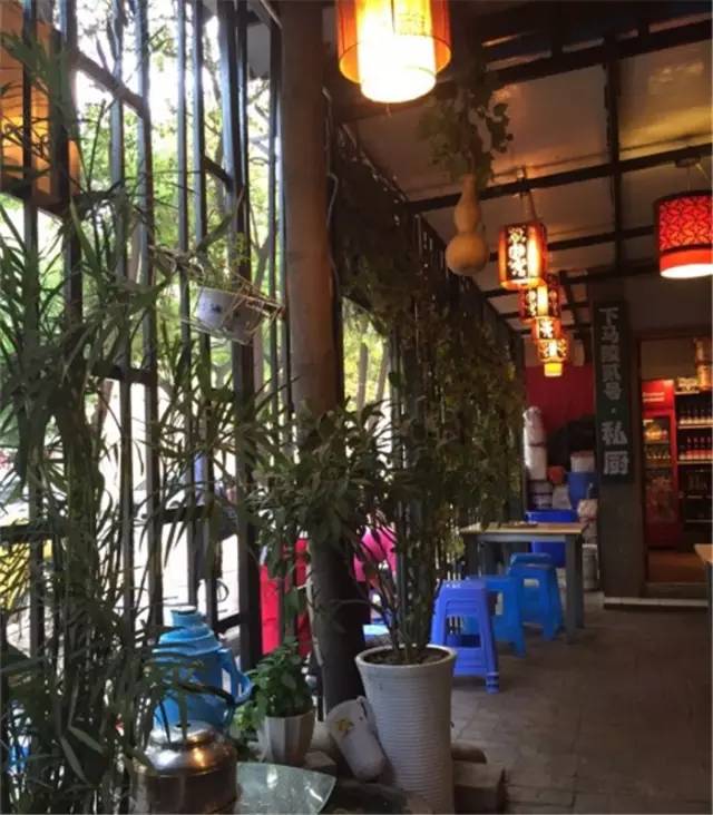 西安顺城巷附近有什么好玩的地方,西安顺城巷小吃街