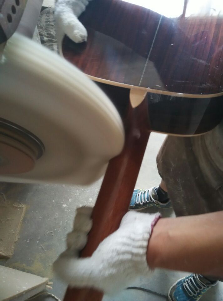 （多图）你很难猜到做一把普通木吉他居然要......