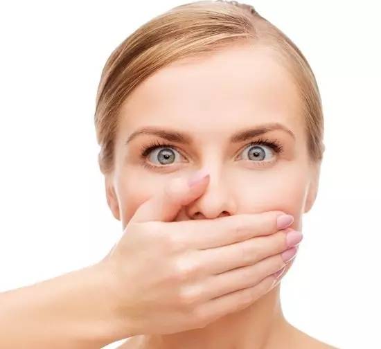 怎么才能快速拥有一口洁白的牙齿,做好这3点才不伤肝