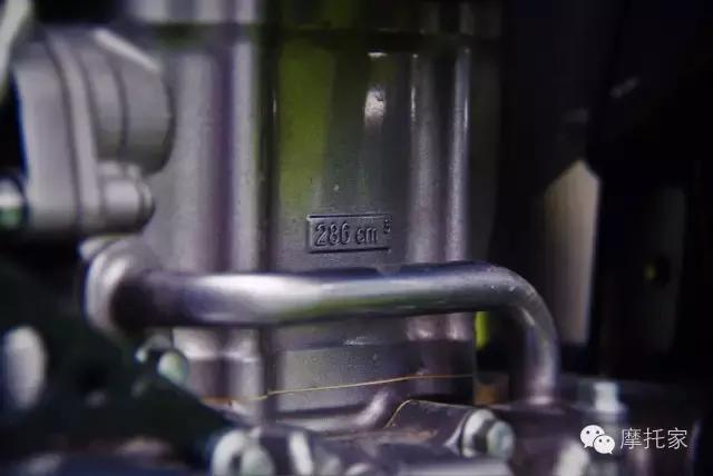 本田cb300复古摩托,本田cb300f极速视频