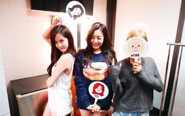 表情穿衣,表情图案的卫衣