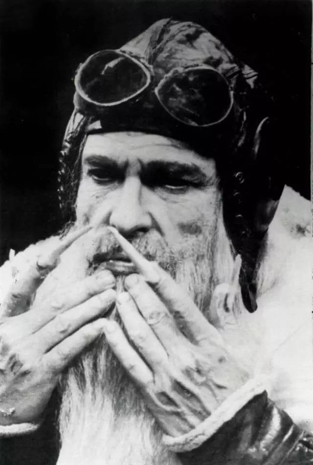 霍华德休斯thewayoffuture,霍华德休斯有多败家