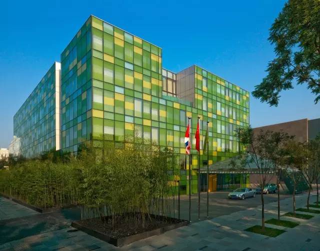 为何这款风靡酒店圈的小黑瓶备受高端酒店青睐？