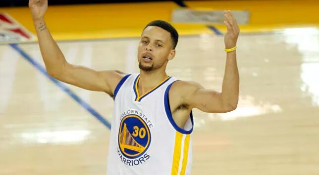 手套佩顿谈库里,以前的球队绝对不会随意夹击库里