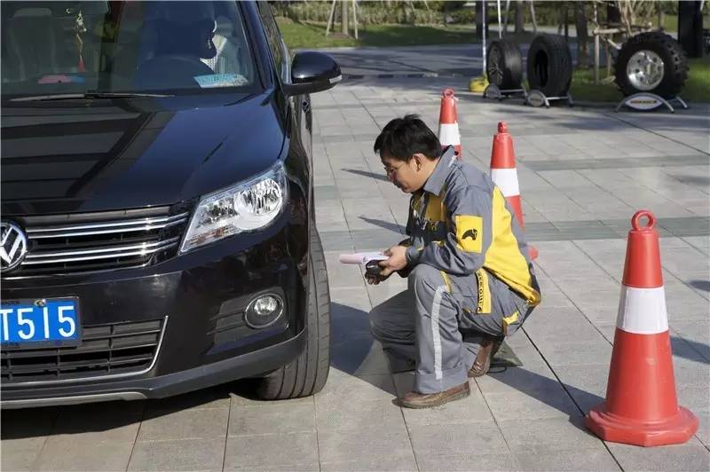 专家换了轮胎要不要做四轮定位,轮胎换个全地形at胎就会更好