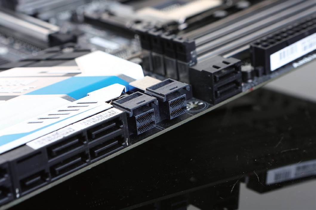 原创轻松破5000MB/s！NVMeU.2+PCIeSSD三盘RAID0系统实测