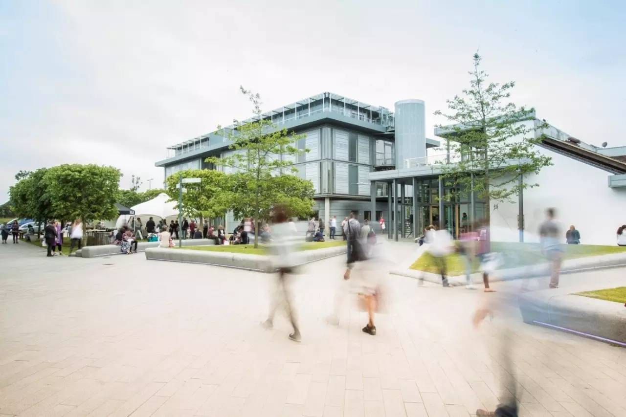 英国创意艺术大学研究生,英国创意艺术大学上海读本科