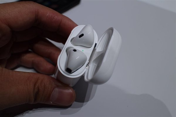 iphone有线耳机和airpods,苹果除airpods外无线耳机推荐