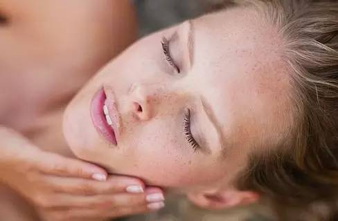 宝妈长斑怎么去除,宝妈脸上有斑有痘怎么办