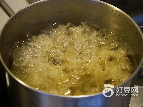 黑白木耳搭配有妙用,黑木耳怎么炒吃补血最好