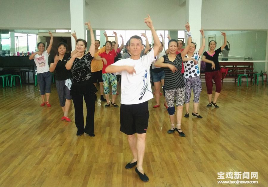 舞出青春活力舞出健康舞出美丽,舞出健康舞出自信舞出好心情
