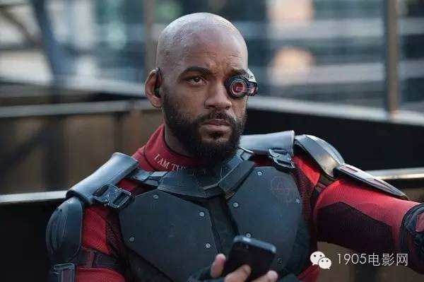 DC为何屡战屡败给漫威？只因装B的姿势不对