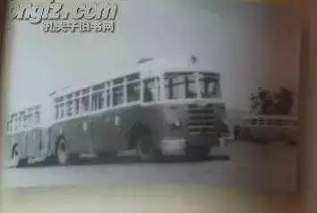 贵州第一个从都匀到凯里的公交车,贵阳公交和各地公交对比