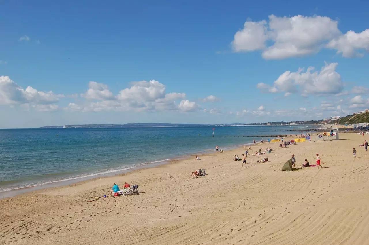 英国创意艺术大学研究生,英国创意艺术大学上海读本科