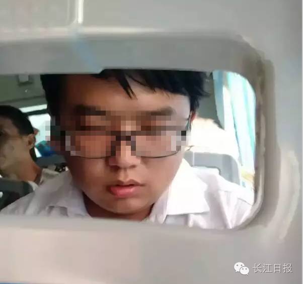 中南财大毕业生深圳工作月余疑烧炭自杀，同学说他开朗能开玩笑