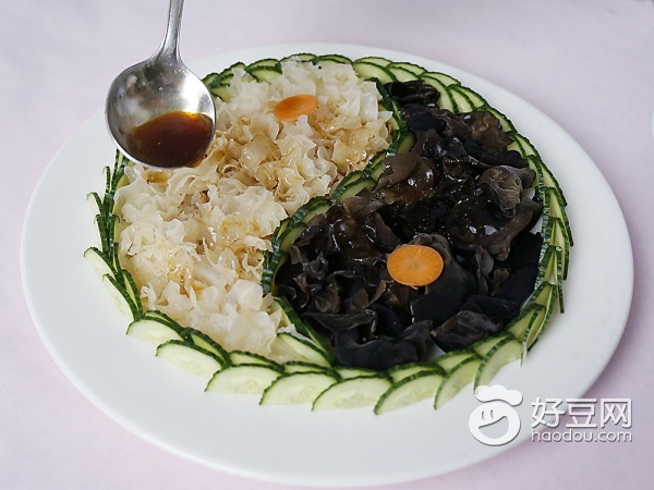 黑白木耳搭配有妙用,黑木耳怎么炒吃补血最好