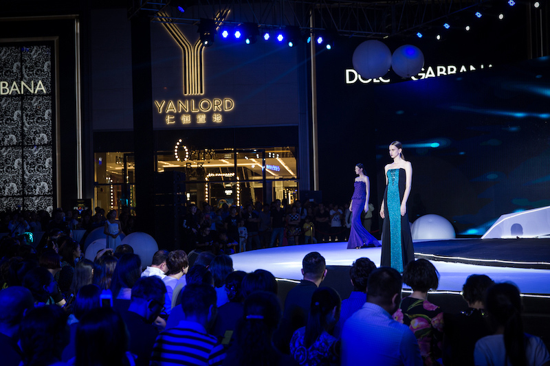 今日消费资讯：成都仁恒置地六周年、《太阳的后裔》成为首尔国际电视节大赢家